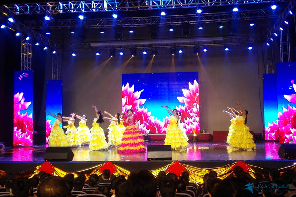 学校2015新年文艺晚会隆重举行_南航要闻_新闻中心_南昌航空大学