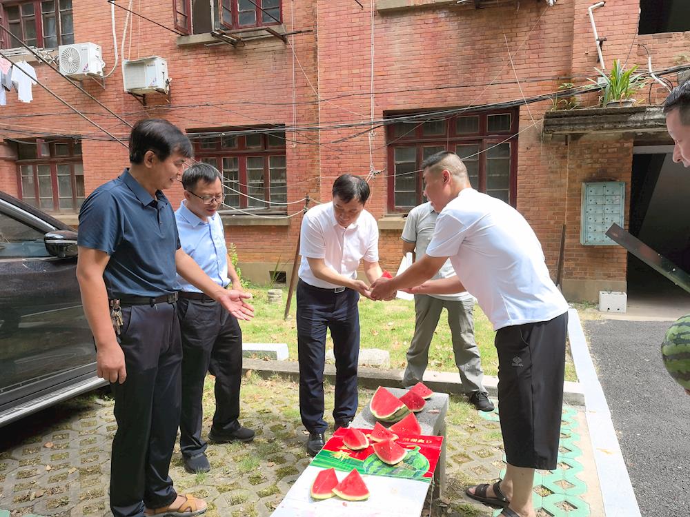 f1c54588d674446787fd90e805442c84.jpg f1c54588d674446787fd90e805442c84.jpg