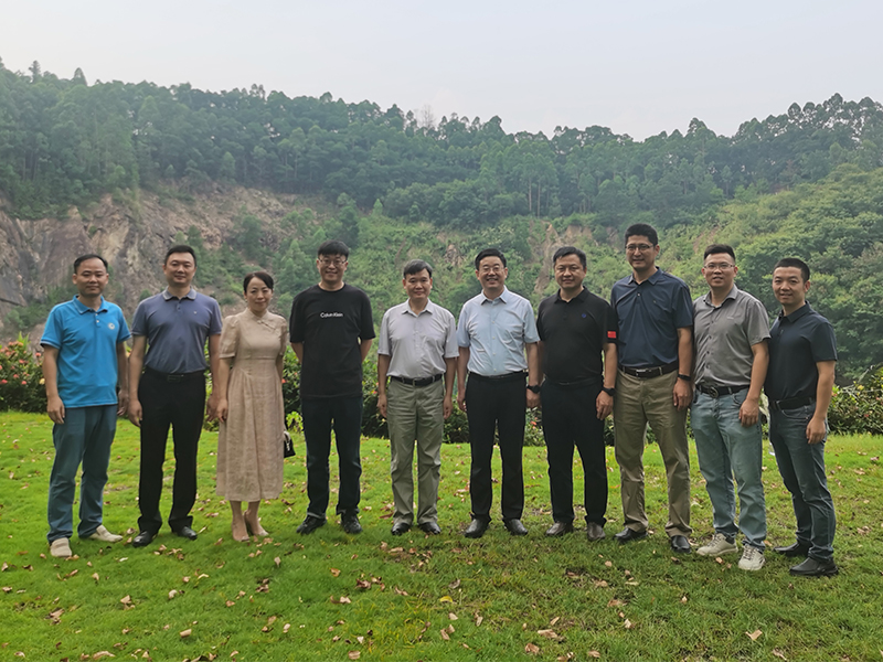 参观广州市绿山湖房地产开发有限公司桃花源小区项目.jpg 参观广州市绿山湖房地产开发有限公司桃花源小区项目.jpg