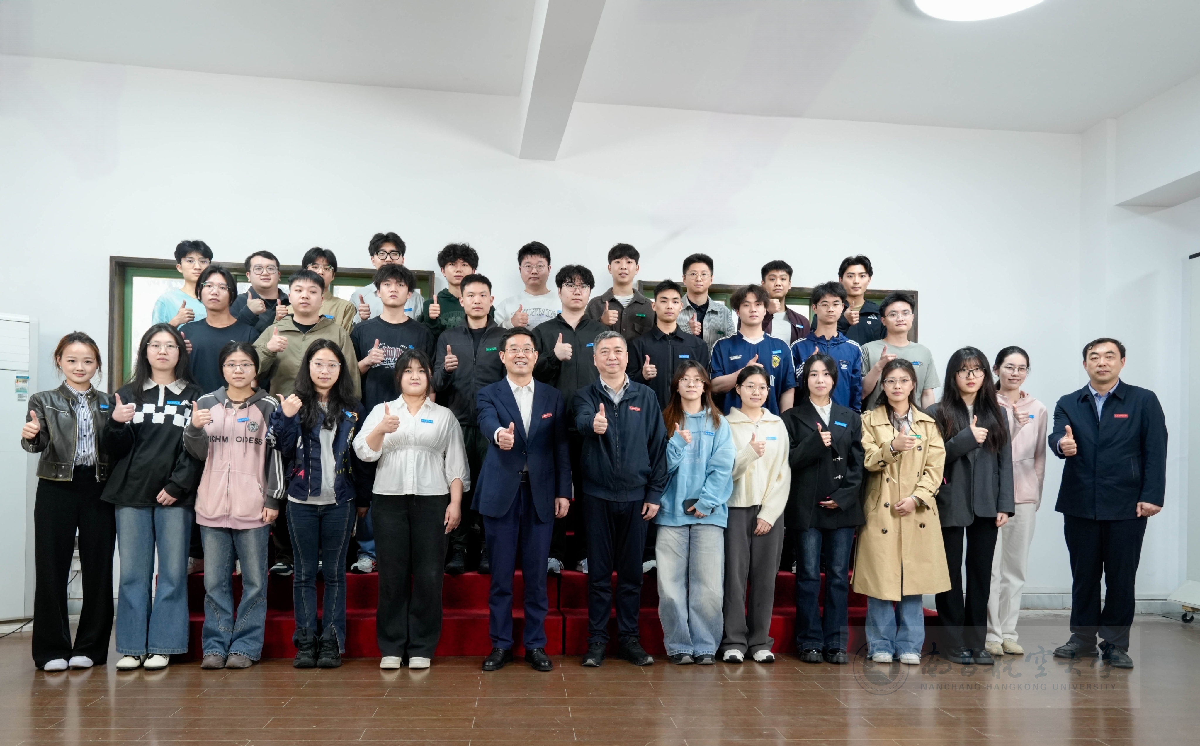 “书记面对面·共话前程”-党委书记李德平与2026届毕业生座谈交流2