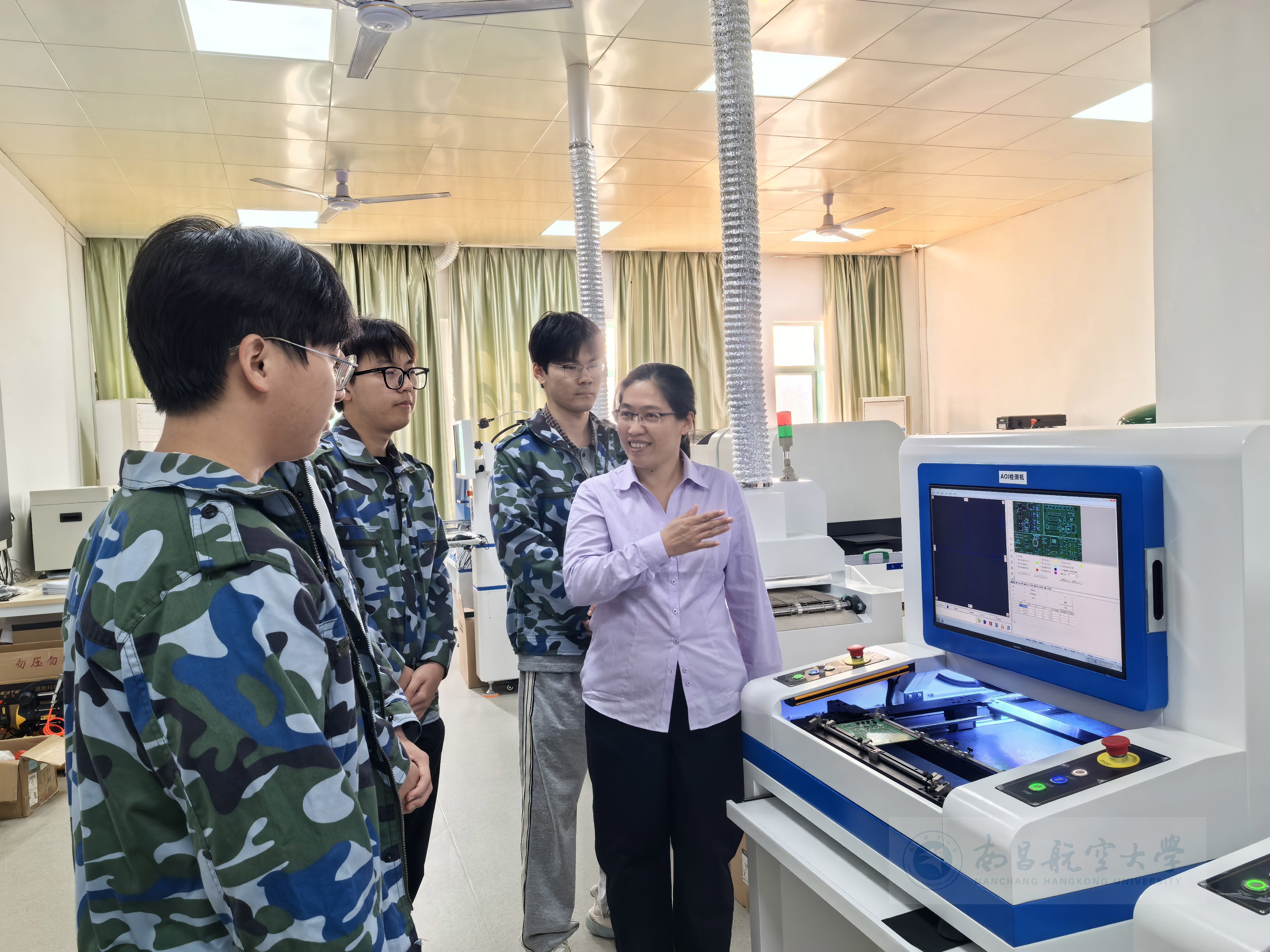 工程训练中心徐长英：二十载实训台前的点灯人
